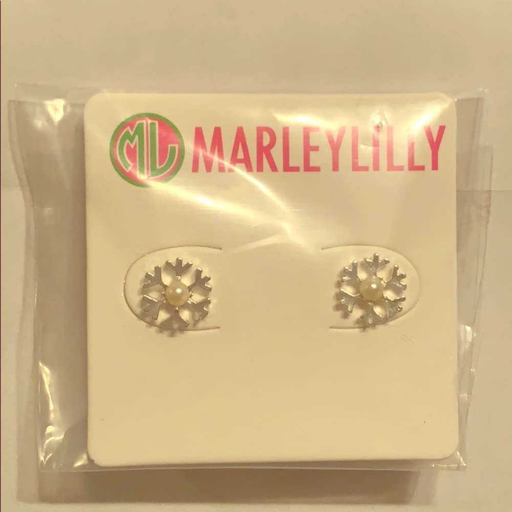 Marleylilly Snowflake Earrings w/ Faux Pearls